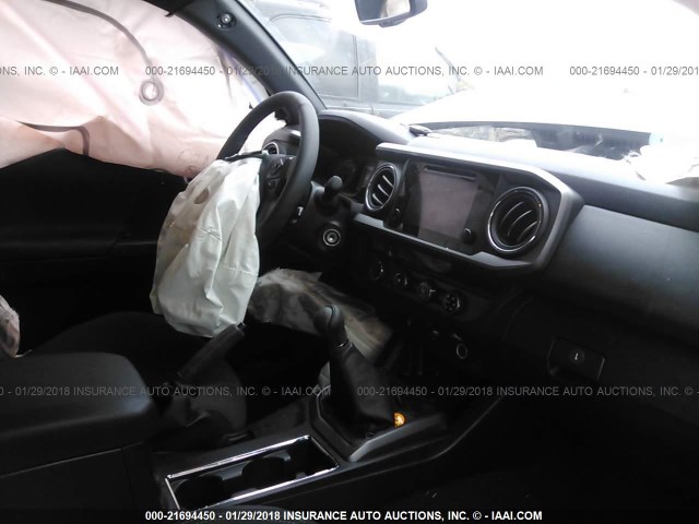 5TFCZ5ANXHX118618 - 2017 TOYOTA TACOMA DBL CAB/SR/TRDSPT/OR/PRO ნაცრისფერი ფოტო 5