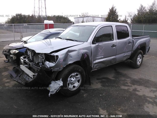 5TFJX4GN4FX038792 - 2015 TOYOTA TACOMA DOUBLE CAB PRERUNNER SILVER photo 2