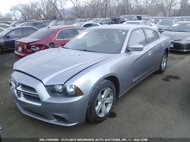 2C3CDXBG2EH262324 - 2014 DODGE CHARGER SE SILVER photo 2