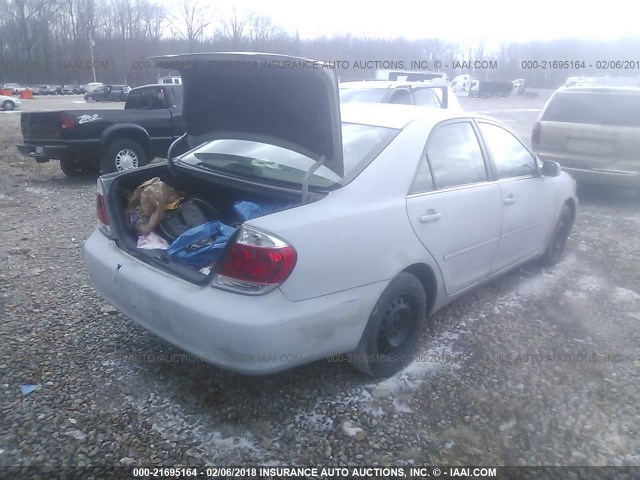 4T1BE30KX6U153558 - 2006 TOYOTA CAMRY LE/XLE/SE GRAY photo 4