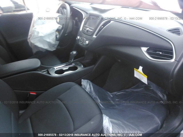 1G1ZB5ST8JF106984 - 2018 CHEVROLET MALIBU LS ნაცრისფერი ფოტო 5