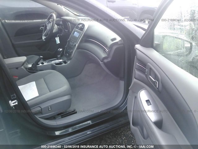 1G11B5SL7FF330574 - 2015 CHEVROLET MALIBU LS ნაცრისფერი ფოტო 5