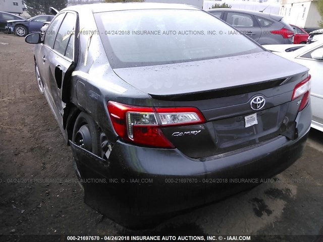 4T1BF1FK9DU205946 - 2013 TOYOTA CAMRY L/SE/LE/XLE GRAY photo 3