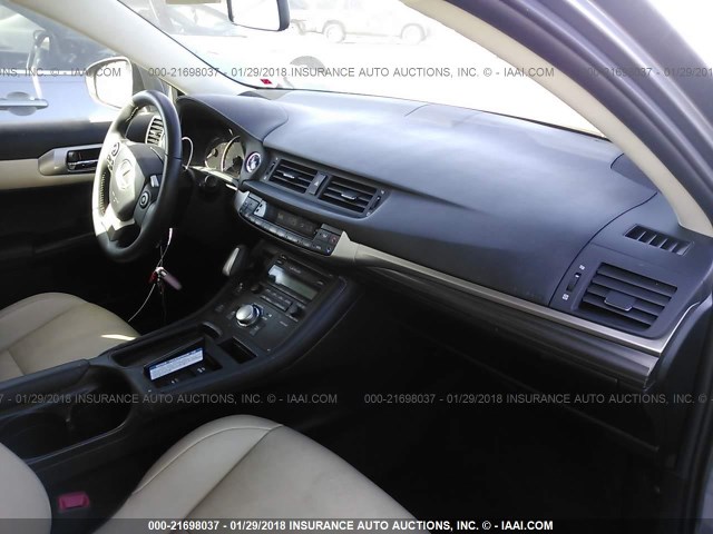 JTHKD5BH6E2196680 - 2014 LEXUS CT 200 GRAY photo 5