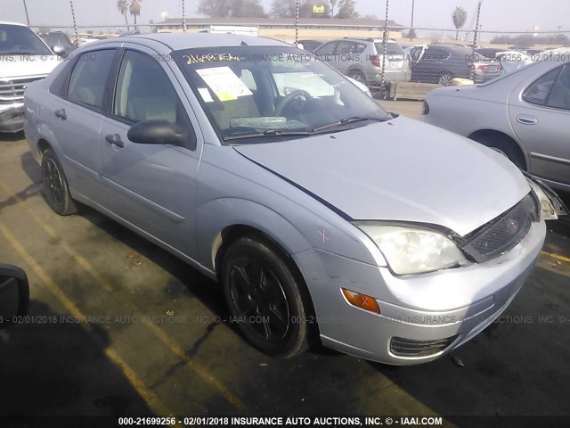 1FAFP34N67W132741 - 2007 FORD FOCUS ZX4/S/SE/SES SILVER photo 1