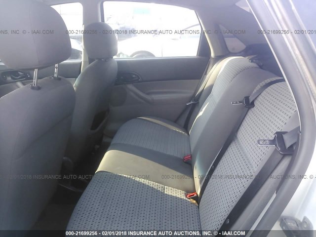 1FAFP34N67W132741 - 2007 FORD FOCUS ZX4/S/SE/SES 银色 照片 8
