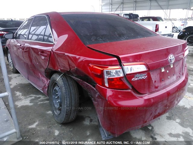4T4BF1FK5CR207679 - 2012 TOYOTA CAMRY SE/LE/XLE RED photo 3