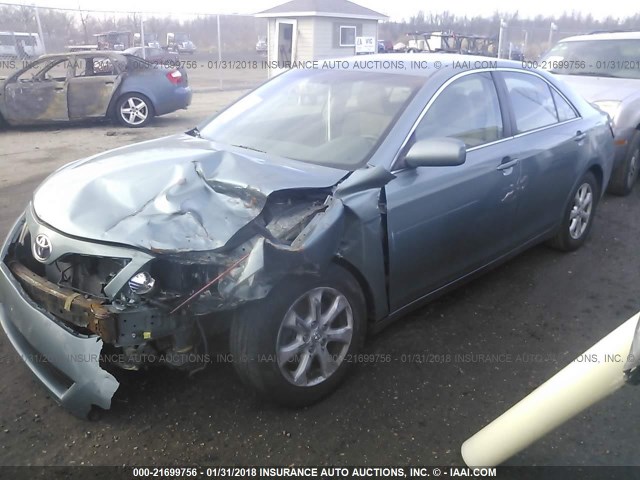 4T4BF3EK1BR102326 - 2011 TOYOTA CAMRY SE/LE/XLE GREEN photo 2