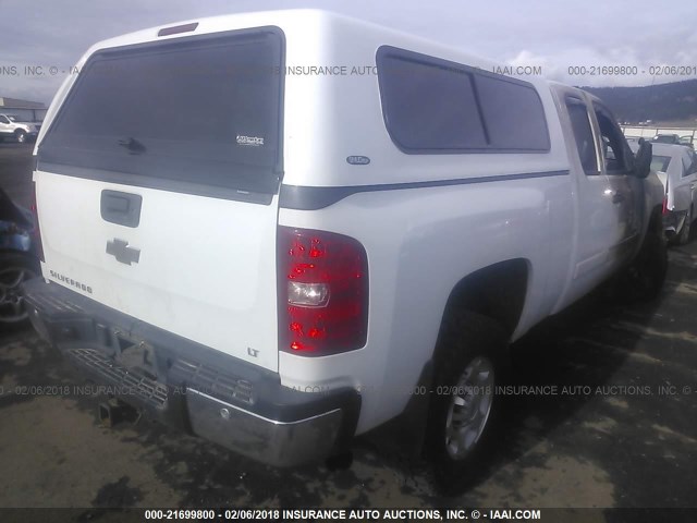 1GCHK29637E576940 - 2007 CHEVROLET SILVERADO K2500 HEAVY DUTY WHITE photo 4