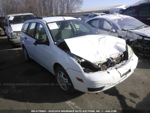 1FAFP36NX6W172459 - 2006 FORD FOCUS ZXW WHITE photo 1