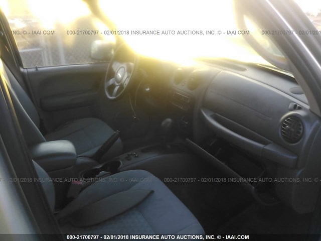 1J4GK48K26W185092 - 2006 JEEP LIBERTY SPORT 银色 照片 5