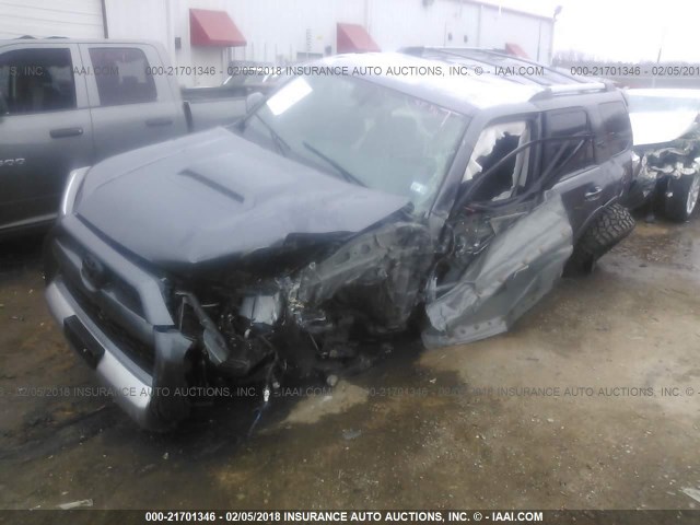 JTEBU5JR2H5466918 - 2017 TOYOTA 4RUNNER SR5 PREM/LTDL/TRAIL/TRD Szary zdjęcie 2