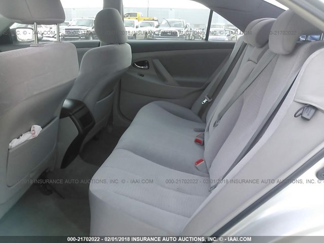 4T1BF3EK7BU698326 - 2011 TOYOTA CAMRY SE/LE/XLE SILVER photo 8