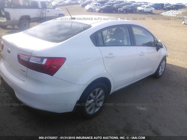 KNADN4A36G6591586 - 2016 KIA RIO EX/SX WHITE photo 4