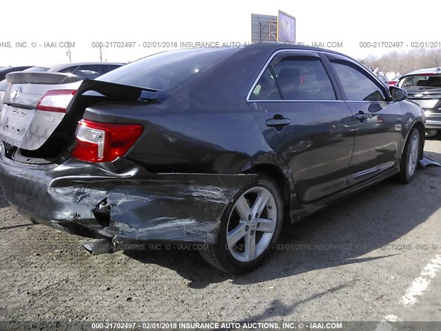 4T1BF1FK7EU383968 - 2014 TOYOTA CAMRY L/SE/LE/XLE 灰色 照片 4