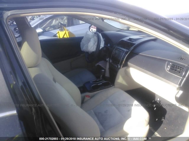 4T4BF1FK3CR168266 - 2012 TOYOTA CAMRY SE/LE/XLE BLACK photo 5