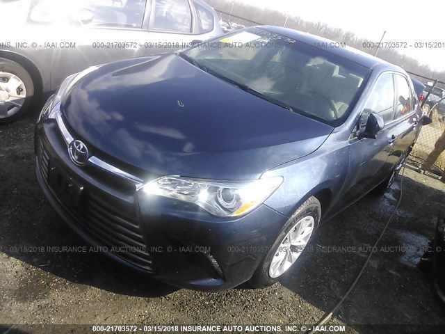 4T4BF1FK3GR521109 - 2016 TOYOTA CAMRY LE/XLE/SE/XSE BLUE photo 2