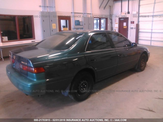 4T1BG22K7WU365464 - 1998 TOYOTA CAMRY CE/LE/XLE 绿色 照片 4
