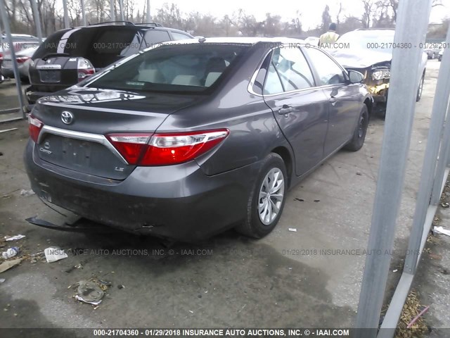 4T1BF1FK9FU872633 - 2015 TOYOTA CAMRY LE/XLE/SE/XSE GRAY photo 4