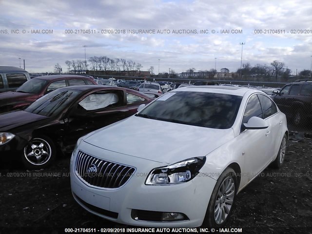 W04GP5ECXB1014151 - 2011 BUICK REGAL CXL WHITE photo 2