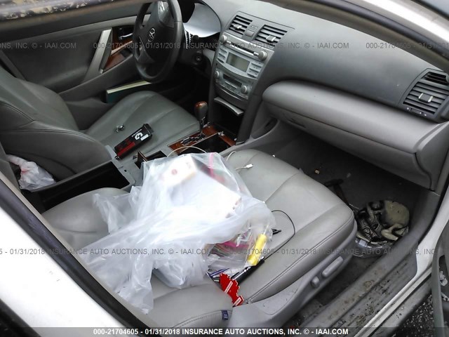 4T1BE46K29U821984 - 2009 TOYOTA CAMRY SE/LE/XLE BLACK photo 5