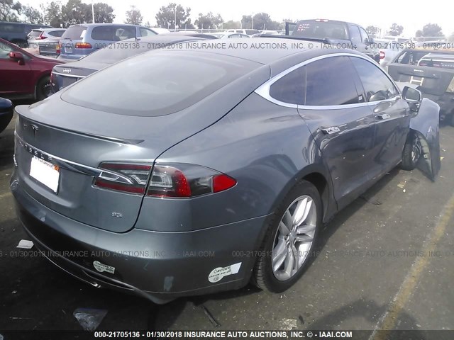 5YJSA1CN5DFP21845 - 2013 TESLA MODEL S GRAY photo 4