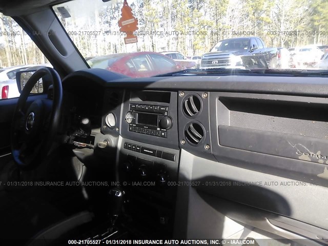 1J8HG48KX7C670992 - 2007 JEEP COMMANDER MAROON photo 5