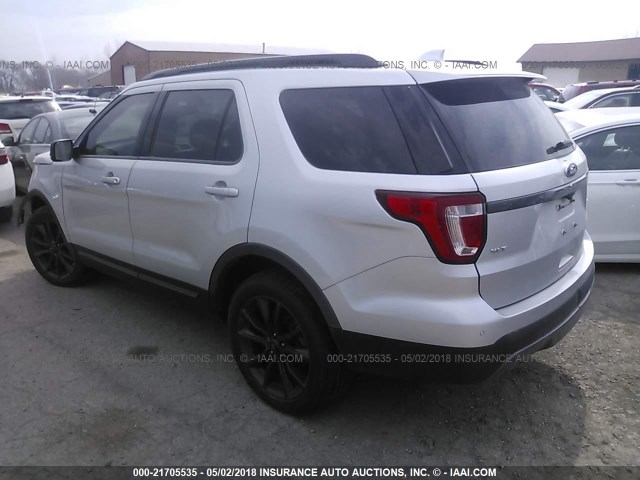 1FM5K8D8XHGB61632 - 2017 FORD EXPLORER XLT SILVER photo 3