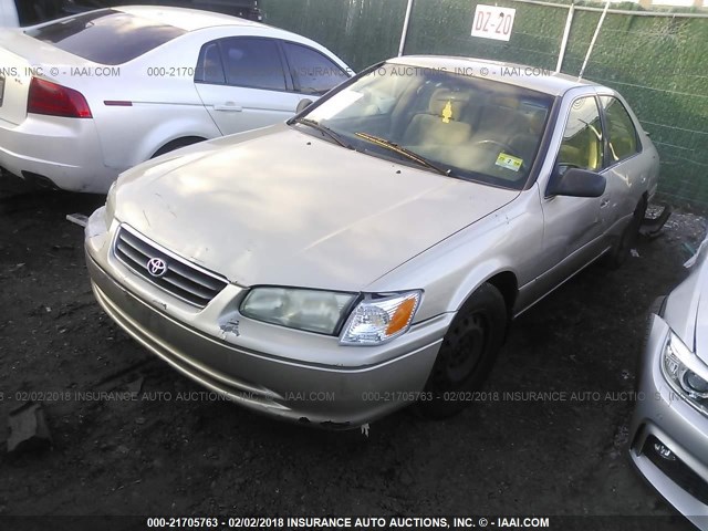 JT2BG22K5Y0478773 - 2000 TOYOTA CAMRY CE/LE/XLE GOLD photo 2