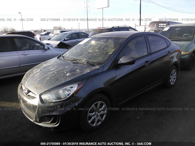 KMHCT4AE4DU375552 - 2013 HYUNDAI ACCENT GLS/GS GRAY photo 2