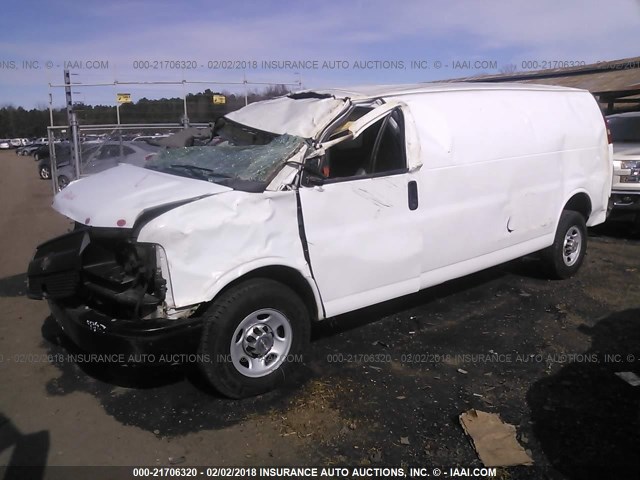 1GCWGGCA8D1110216 - 2013 CHEVROLET EXPRESS G2500  WHITE photo 2