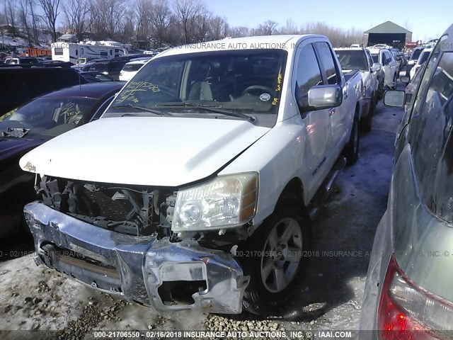 1N6AA07A85N569377 - 2005 NISSAN TITAN XE/SE/LE WHITE photo 2