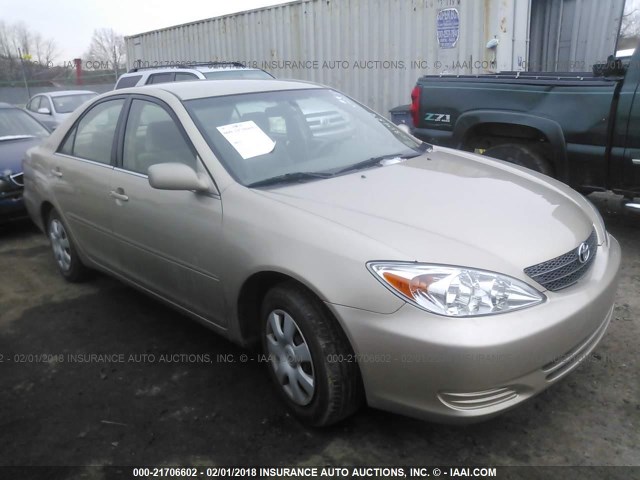 4T1BE32KX2U531434 - 2002 TOYOTA CAMRY LE/XLE/SE ოქროსფერი ფოტო 1