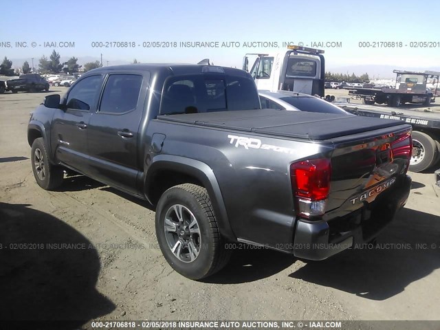 3TMAZ5CN4HM044817 - 2017 TOYOTA TACOMA DBL CAB/SR5/TRD SPORT/OR GRAY photo 3