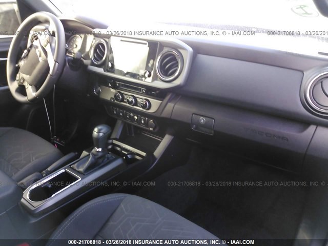 3TMAZ5CN4HM044817 - 2017 TOYOTA TACOMA DBL CAB/SR5/TRD SPORT/OR GRAY photo 5