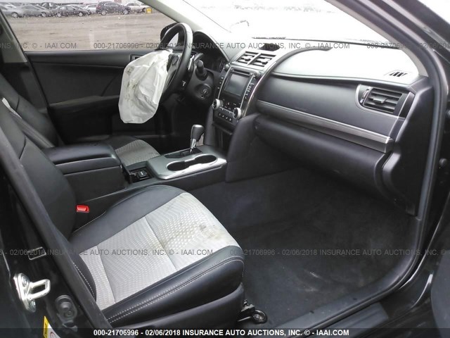 4T1BF1FK1EU426085 - 2014 TOYOTA CAMRY L/SE/LE/XLE 黑色 照片 5