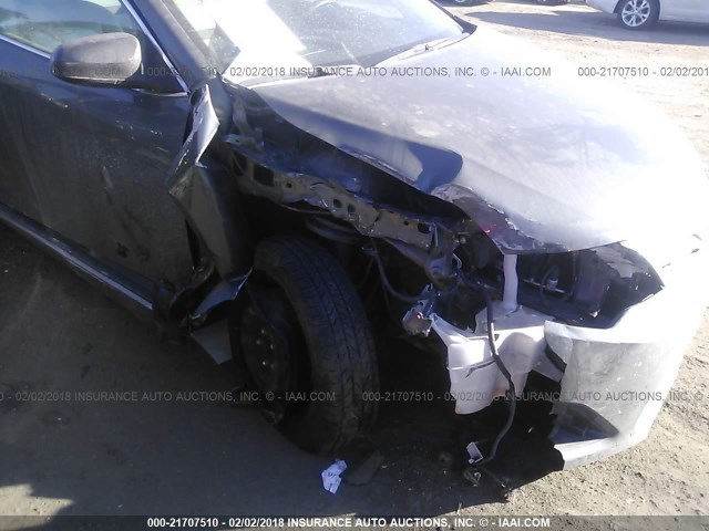 4T1BF1FK0DU721161 - 2013 TOYOTA CAMRY L/SE/LE/XLE 灰色 照片 6