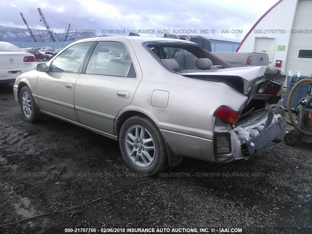 4T1BF28K11U962757 - 2001 TOYOTA CAMRY LE/XLE GOLD photo 3