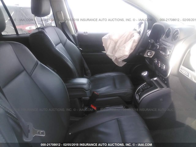 1C4NJCEB8HD186079 - 2017 JEEP COMPASS LATITUDE 白色 照片 5