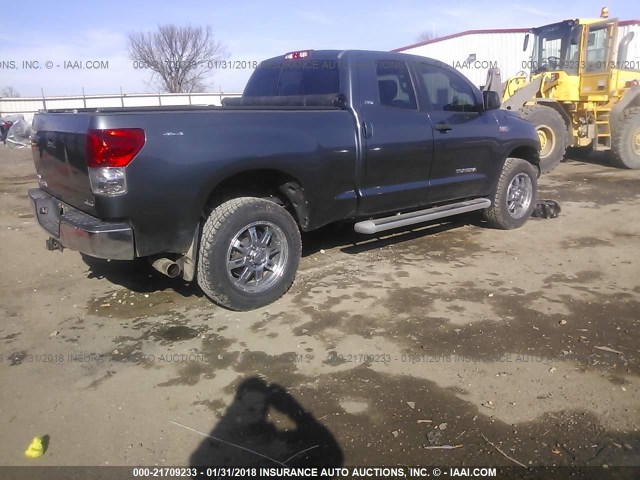 5TFBV54157X017114 - 2007 TOYOTA TUNDRA DOUBLE CAB SR5 GRAY photo 4