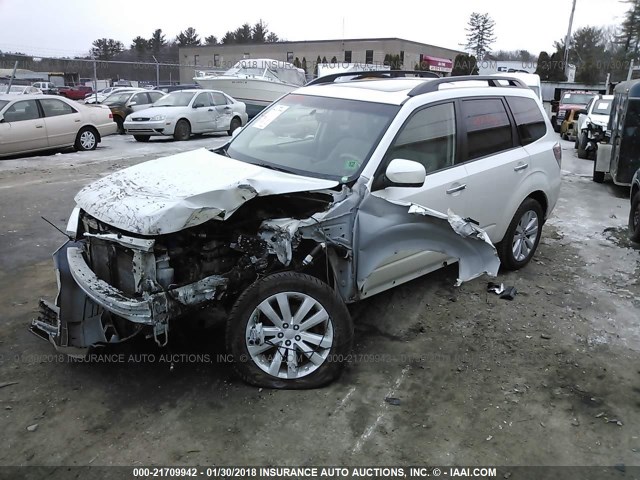 JF2SHADC0DH413816 - 2013 SUBARU FORESTER 2.5X PREMIUM WHITE photo 2