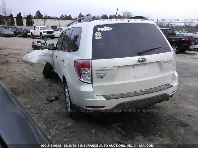 JF2SHADC0DH413816 - 2013 SUBARU FORESTER 2.5X PREMIUM WHITE photo 3