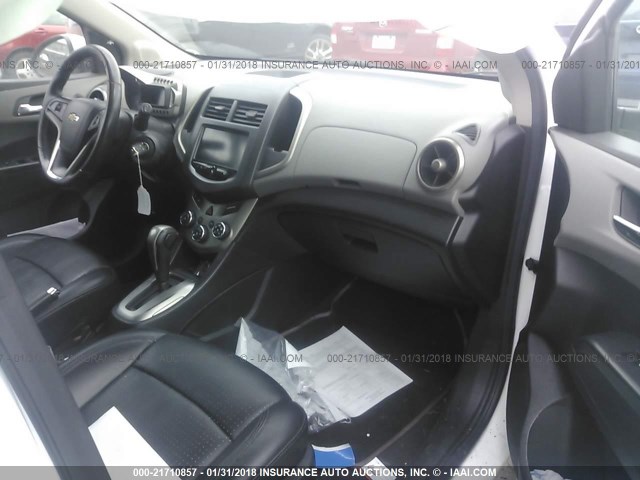 1G1JE6SB6D4149110 - 2013 CHEVROLET SONIC LTZ WHITE photo 5