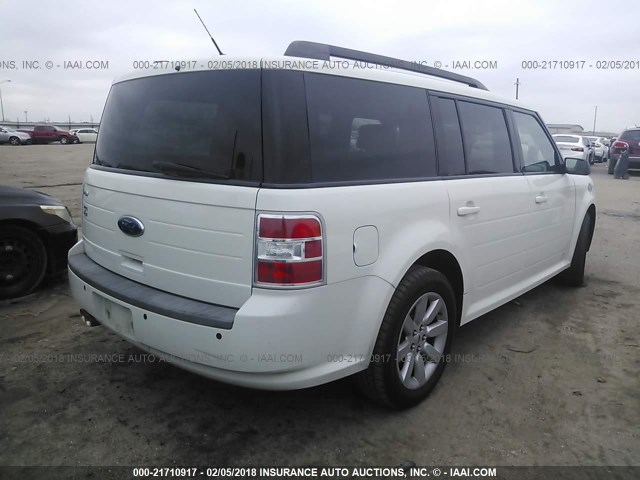 2FMDK51C79BA20514 - 2009 FORD FLEX SE WHITE photo 4