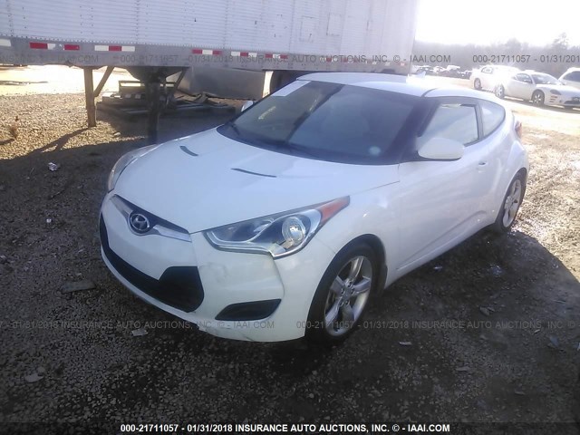 KMHTC6AD5EU207794 - 2014 HYUNDAI VELOSTER WHITE photo 2