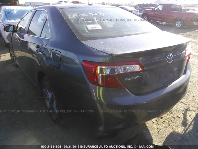 4T1BK1FK9CU502225 - 2012 TOYOTA CAMRY SE/XLE GRAY photo 3