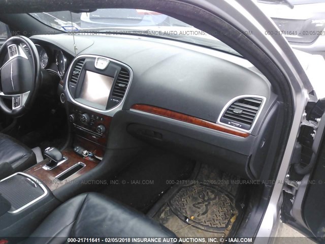 2C3CCAAG1DH595372 - 2013 CHRYSLER 300 GRAY photo 5