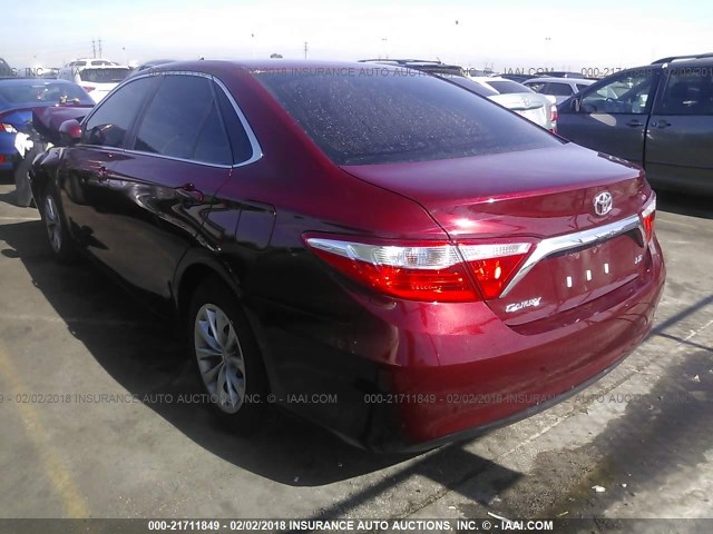 4T1BF1FK3GU557523 - 2016 TOYOTA CAMRY LE/XLE/SE/XSE RED photo 3
