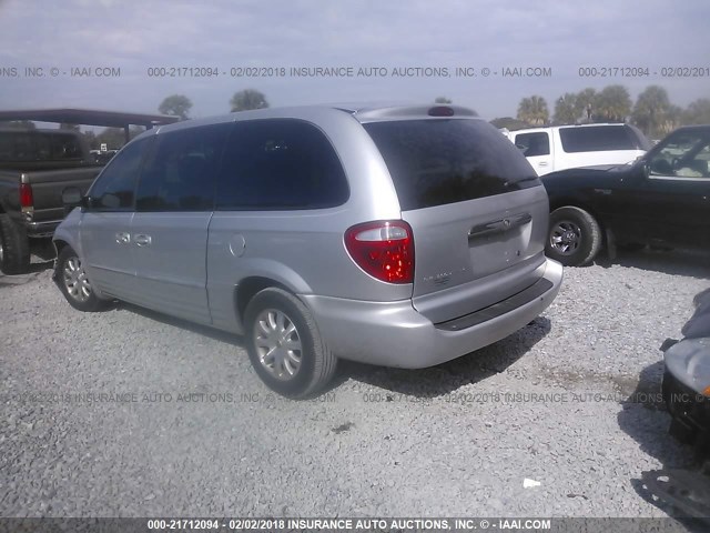 2C4GP54L82R700353 - 2002 CHRYSLER TOWN & COUNTRY LXI SILVER photo 3