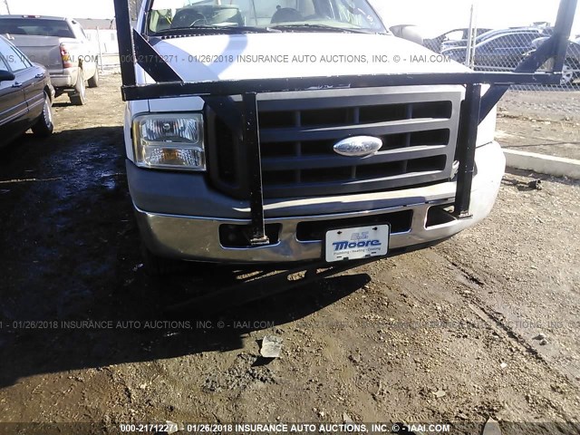 1FDNF20555ED17743 - 2005 FORD F250 SUPER DUTY WHITE photo 6